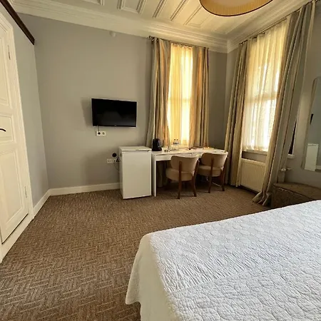 Klein Cihangir Pera 4*